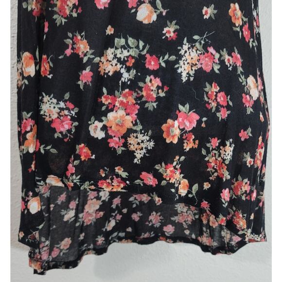 LA Hearts Black Pink Floral Print Tank Top Medium Crochet Back Straps Flowy Soft - Picture 5 of 5